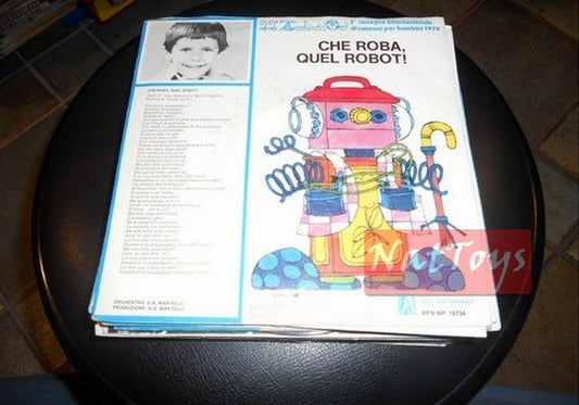 7" 45 GIRI 22 Zecchino d'Oro CHE ROBA, QUEL ROBOT!/I RE MAGI (Italy 1979) NM/NM