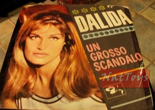 7" 45 GIRI Dalida UN GROSSO SCANDALO/IL SILENZIO (Italy 1966) - VG/VG