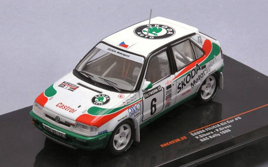 KIT DE MONTAGE À L'ÉCHELLE COMPATIBLE AVEC SKODA FELICIA KIT VOITURE N.6 RAC RALLY 1996 SIBERA/GROSS 1:43 IXO MODÈLE RAC423B