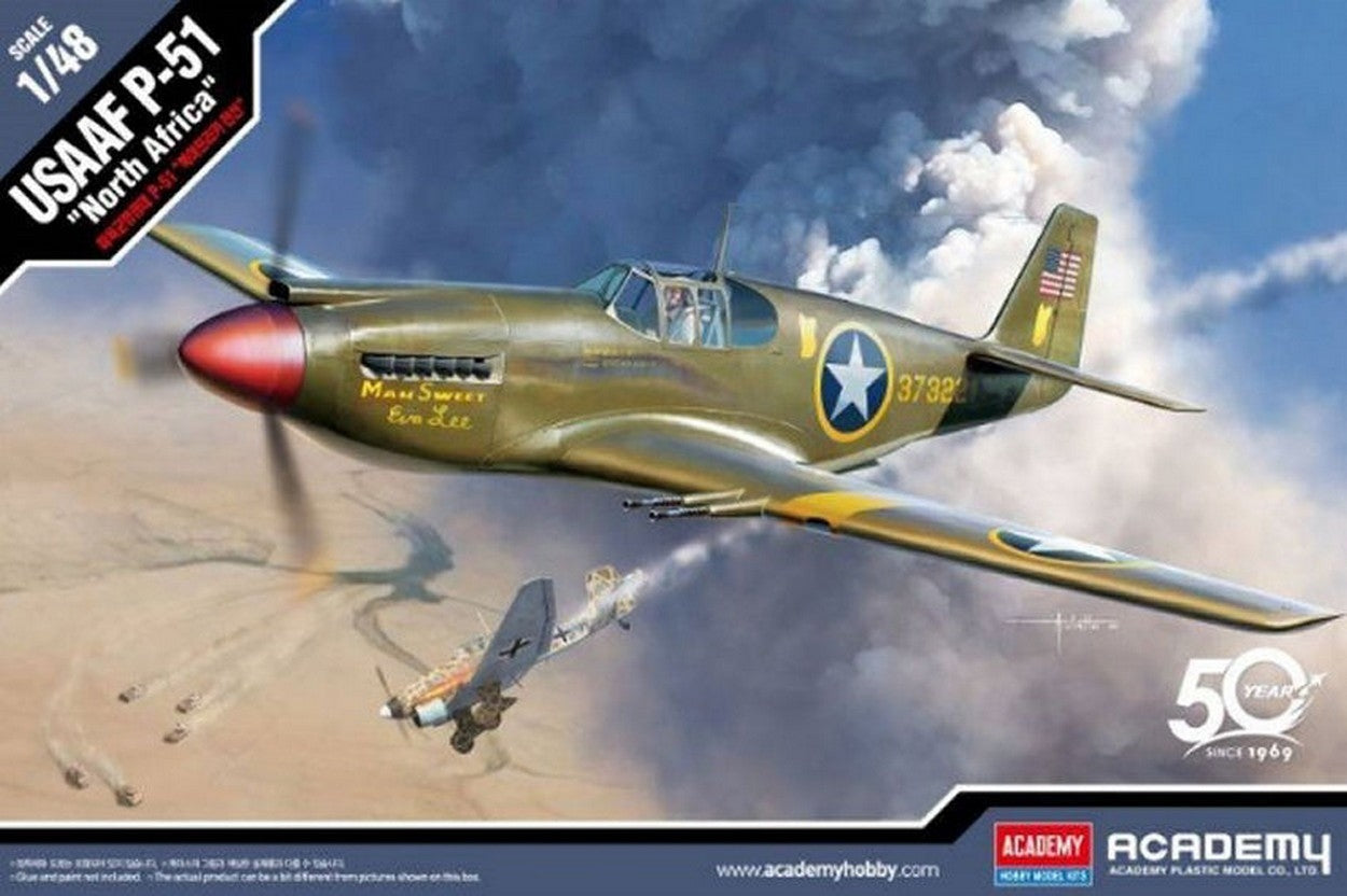 KIT D'ASSEMBLAGE À L'ÉCHELLE COMPATIBLE AVEC USAAF P-51 KIT AFRIQUE DU NORD 1:48 ACADEMY ACD12338