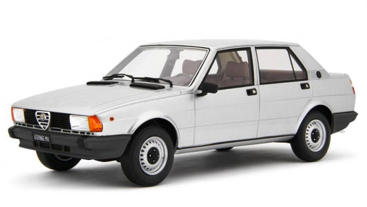 MODELLINO IN SCALA COMPATIBILE CON ALFA ROMEO GIULIETTA 1.3-1.6 1977 SILVER 1:18 LAUDO RACING LM160E