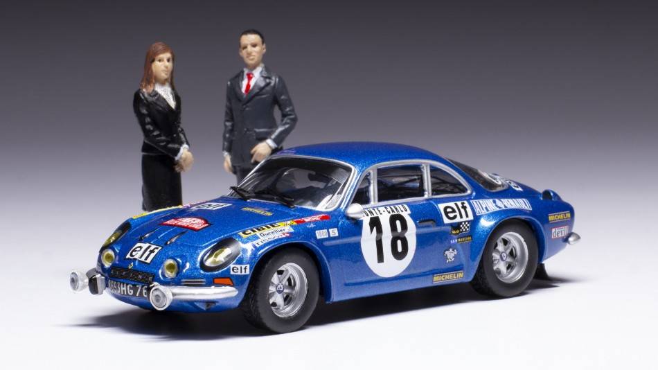MODELE REDUIT COMPATIBLE AVEC ALPINE REN.1800 S N.18 RALLY MONTE C.1973 W/FIG.ANDRUET/PETIT 1:43 IXO MODEL SPRM001-73
