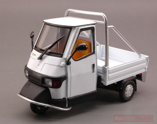 MODELE REDUIT COMPATIBLE AVEC APE PIAGGIO CROSS 50 BLANC 1:18 NEW RAY NY68035W