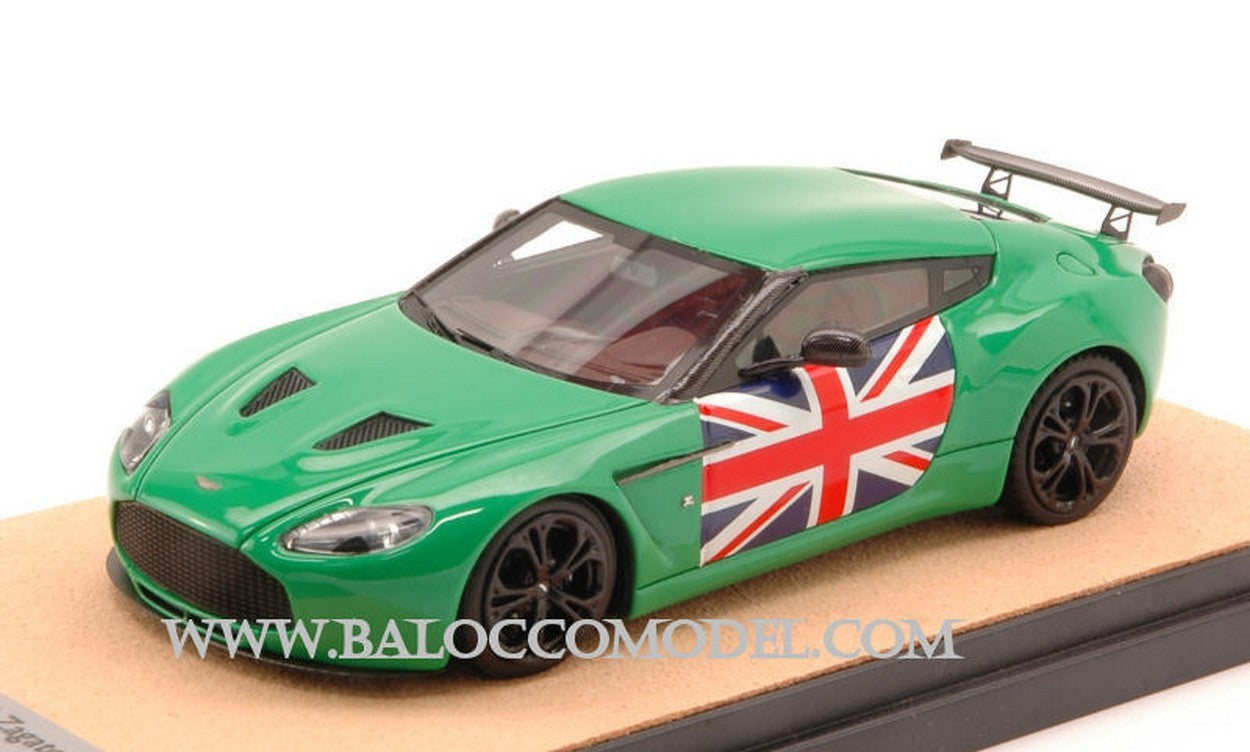 MODÈLE RÉDUIT COMPATIBLE AVEC ASTON MARTIN V12 ZAGATO 2012 VERT AVEC DRAPEAU ANGLAIS ED.LIM.PCS 10 1:43 TECNOMODEL TMDMI52AT