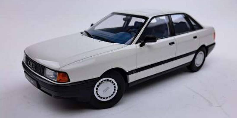 SCALE MODEL COMPATIBLE WITH AUDI 80 B3 1989 ALPINE WHITE 1:18 TRIPLE 9 T9-1800340