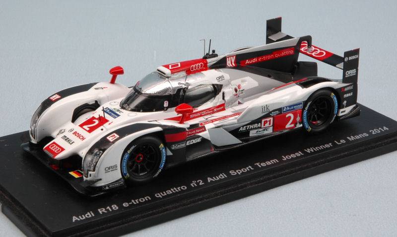 MODELE REDUIT COMPATIBLE AVEC AUDI R18 N.2 WINNER LM 2014 FASSLER-LOTTERER-TRELUYER 1:43 REPRO SPARK MODEL 43LM14