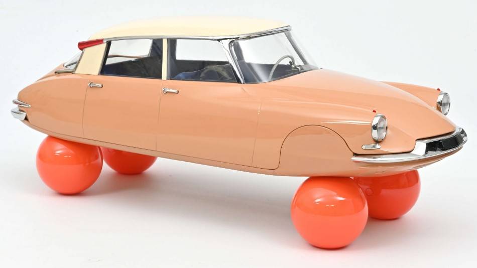 SCALE MODEL COMPATIBLE WITH CITROEN DS 19 SUR BALLONS 1959 ECAILLE BLONDE 1:12 NOREV NV121567