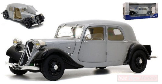 MODELLINO IN SCALA COMPATIBILE CON CITROEN TRACTION 11B 1937 SILVER 1:18 SOLIDO SL1800904