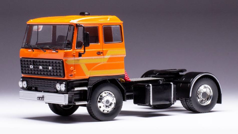 MODELLINO IN SCALA COMPATIBILE CON DAF 2800 1975 ORANGE 1:43 IXO MODEL TR146