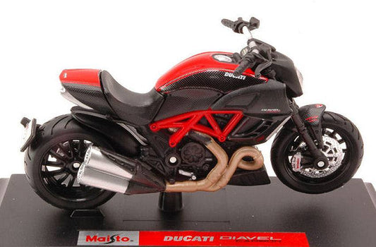 MODELE REDUIT COMPATIBLE AVEC DUCATI DIAVEL CARBONE/ROUGE 1:18 MAISTO MI10115R