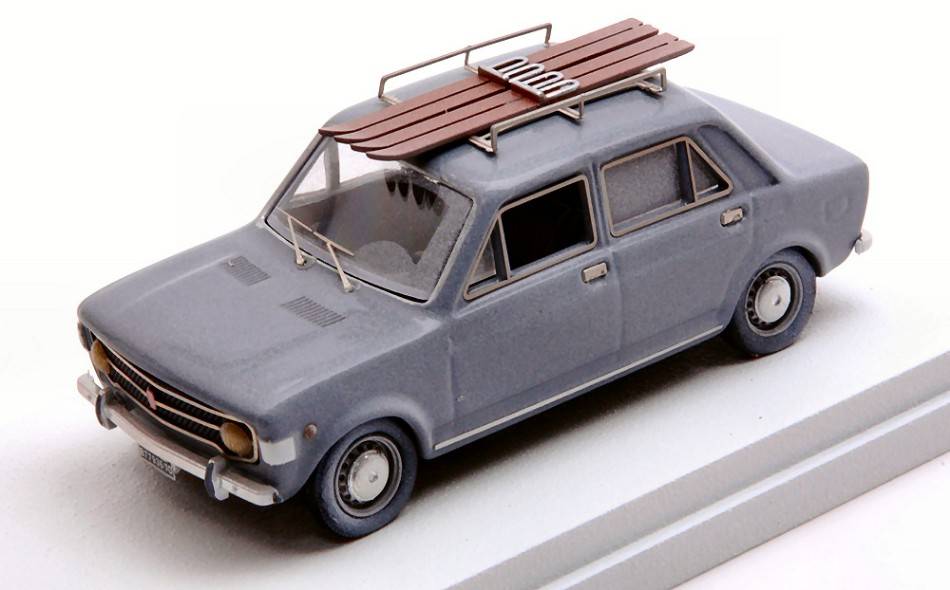 MODELE REDUIT COMPATIBLE AVEC FIAT 128 VACANCES D'HIVER 1970 AVEC SKI 1:43 RIO RI4681