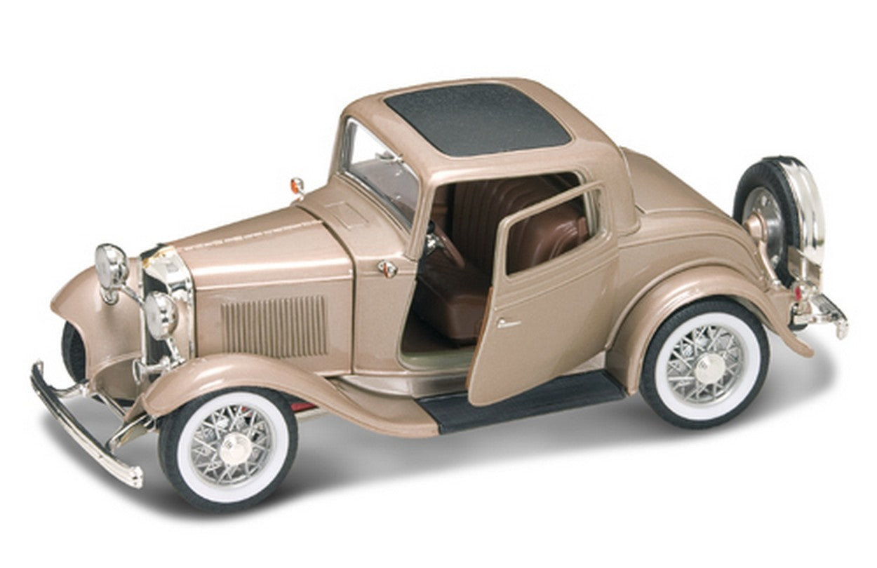 MODELLINO IN SCALA COMPATIBILE CON FORD 3 WINDOW COUPE' 1932 GOLD 1:18 YAT MING YM92248GT