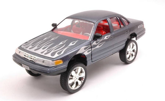 SCALE MODEL COMPATIBLE WITH FORD CROWN VICTORIA 1998 GRAY METALLIC W/FLAMES 1:24 MOTORMAX MTM79922GY