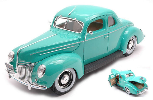 MODELLINO IN SCALA COMPATIBILE CON FORD DELUXE COUPE 1939 TURQUOISE 1:18 MAISTO MI31180T