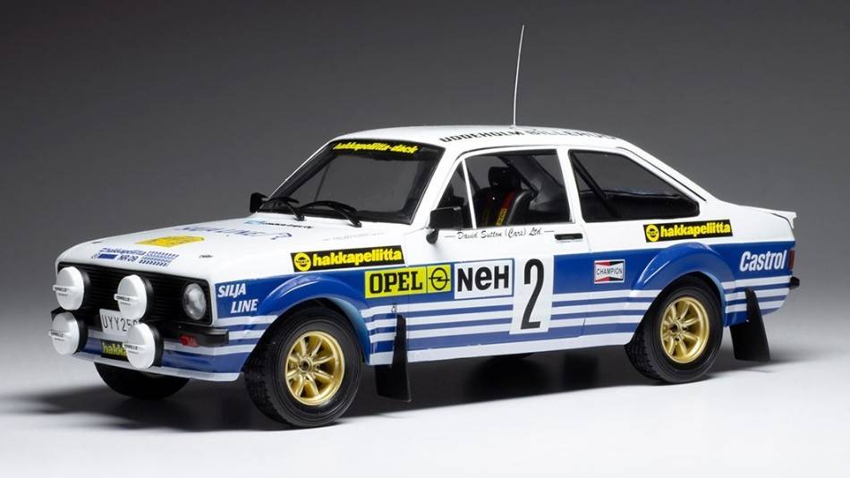 MODELE REDUIT COMPATIBLE AVEC FORD ESCORT MK II RS 1800 N.2 RALLYE DE SUÈDE 1977 VATANEN/HARRYMAN 1:18
 MODÈLE IXO 18RMC142