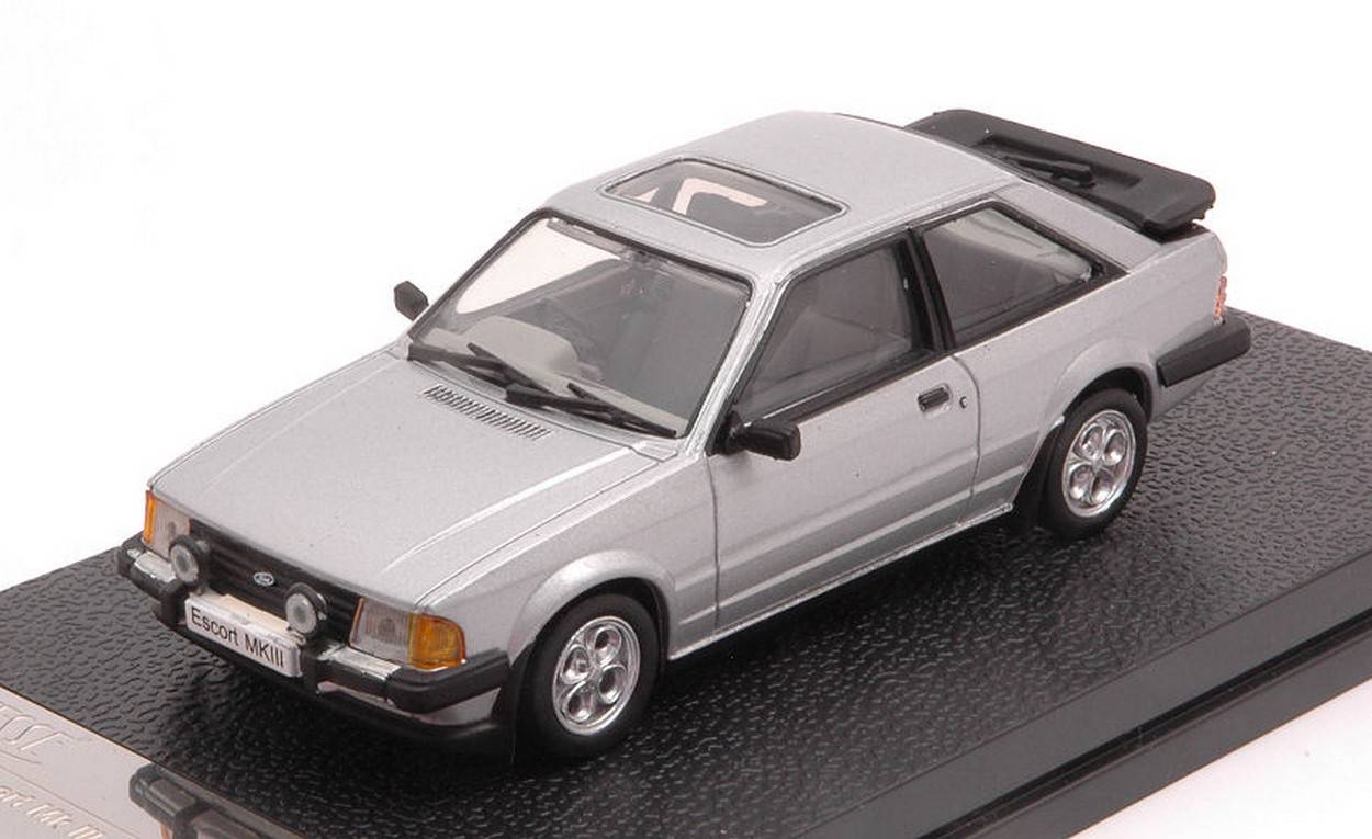 MODELLINO IN SCALA COMPATIBILE CON FORD ESCORT MK III XR3i 1983 SILVER 1:43 TRIPLE 9 T9-43092