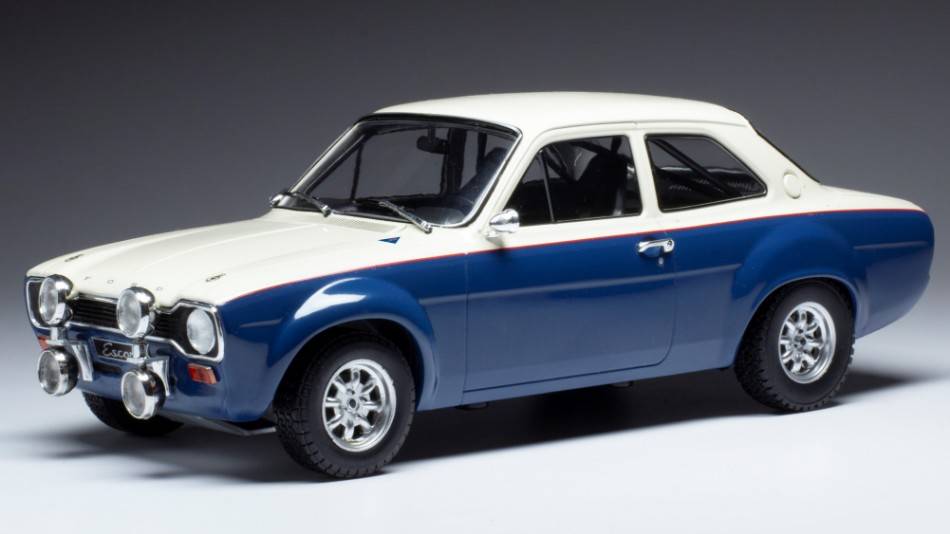 MODELLINO IN SCALA COMPATIBILE CON FORD ESCORT MK1 RS 1600 1974 WHITE/BLUE 1:18
 IXO MODEL 18CMC124