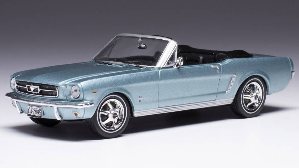 MODELLINO IN SCALA COMPATIBILE CON FORD MUSTANG 1965 LIGHT BLUE 1:43 IXO MODEL CLC506