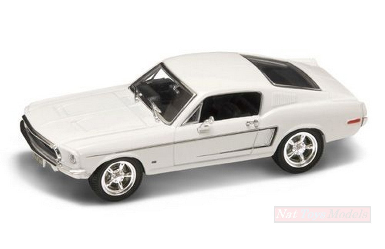 MODELLINO IN SCALA COMPATIBILE CON FORD MUSTANG GT 1968 WHITE 1:43 LUCKY DIE CAST LDC43206W