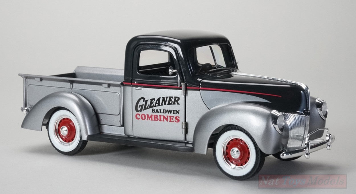 MODELLINO IN SCALA COMPATIBILE CON FORD PICK UP 1940 GLEANER 1:25 SPECCAST SPEC64131