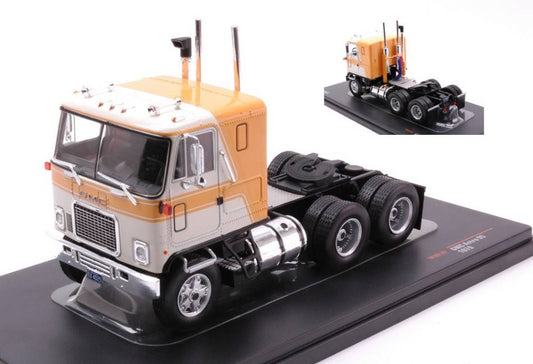 MODELLINO IN SCALA COMPATIBILE CON GMC ASTRO 95 1970 BEIGE/YELLOW 1:43 IXO MODEL TR167