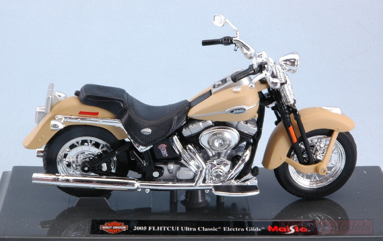 MODELE REDUIT COMPATIBLE AVEC HARLEY DAVIDSON FLHTCUI TRA CLASSIC ELECTRA GLIDE 2005 BEIGE 1:18 MAISTO MI18860