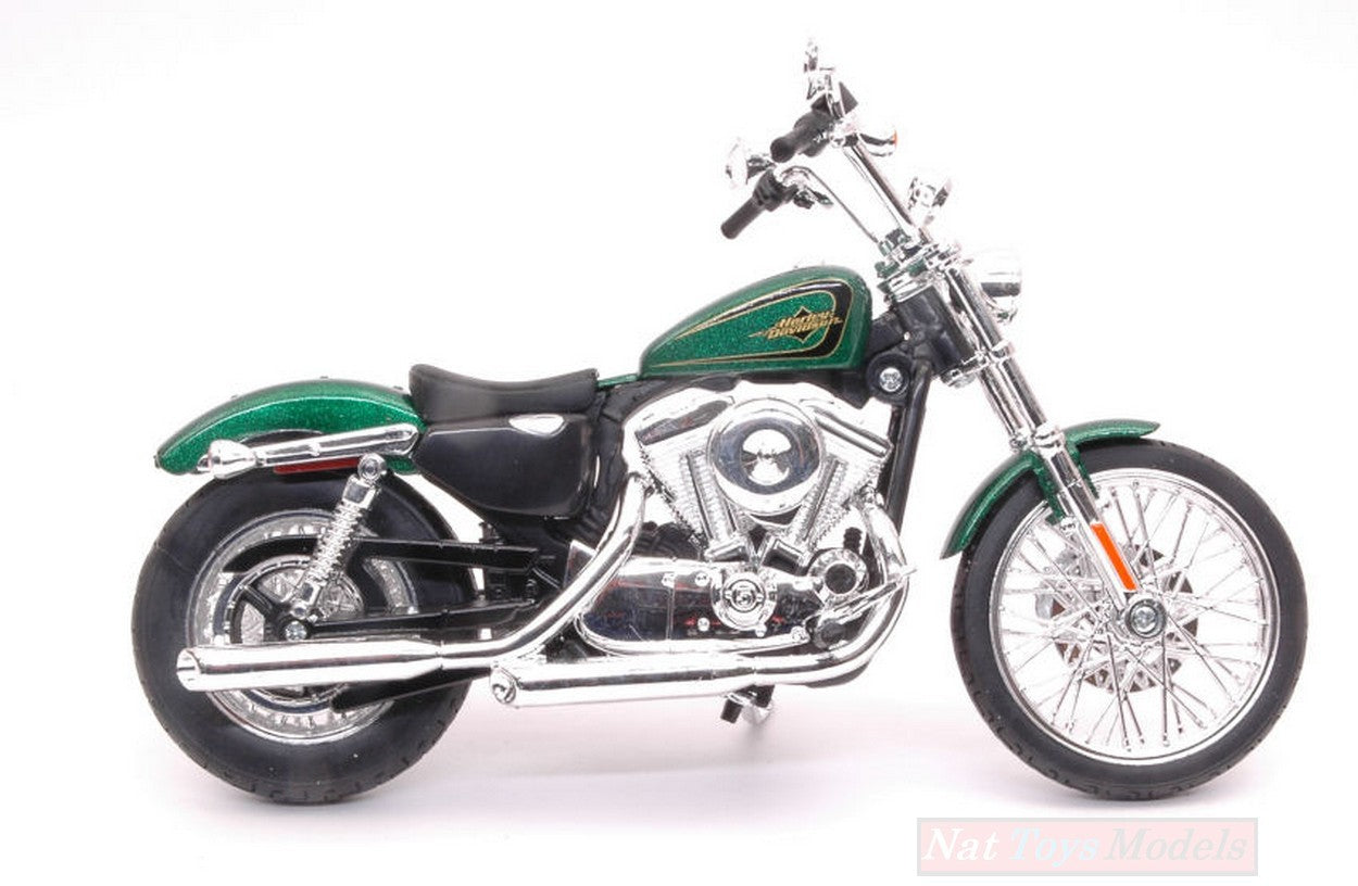 MODÈLE RÉDUIT COMPATIBLE AVEC HARLEY DAVIDSON SEVENTY-TWO XL 1200V 2013 1:12 MAISTO MI32335G