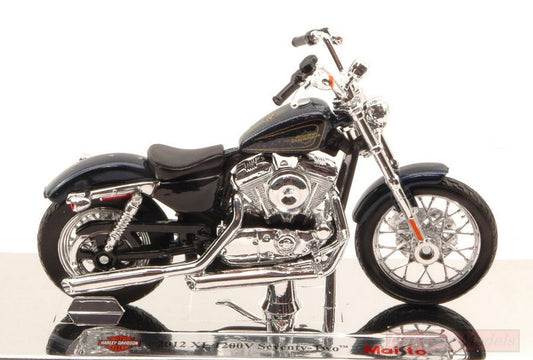 MODELE REDUIT COMPATIBLE AVEC HARLEY DAVIDSON XL 1200V SEVENTY TWO 2012 BLEU 1:18 MAISTO MI15965BL