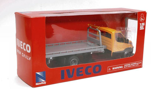 MODELLINO IN SCALA COMPATIBILE CON IVECO DAILY GIALLO C/PIANALE 1:36 NEW RAY NY15873D
