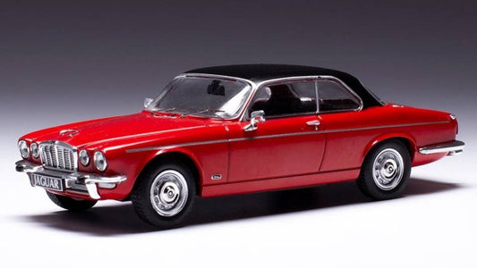 MODELLINO IN SCALA COMPATIBILE CON JAGUAR XJ12 C 1976 RED/BLACK 1:43 IXO MODEL CLC486