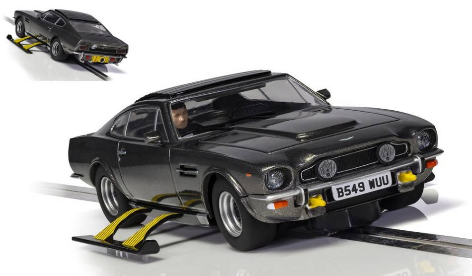 MODELLINO IN SCALA COMPATIBILE CON JAMES BOND 007 ASTON MARTIN V8 THE LIVING DAYLIGHTS SLOT 1:32 SCALEXTRIC C4239