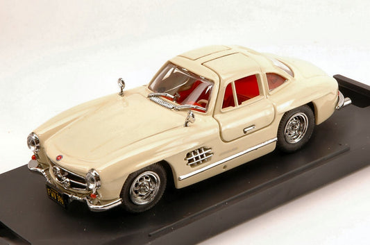 MODELLINO IN SCALA COMPATIBILE CON MERCEDES 300 SL GULLWING STREET 1954 IVORY 1:43 BANG BG7087