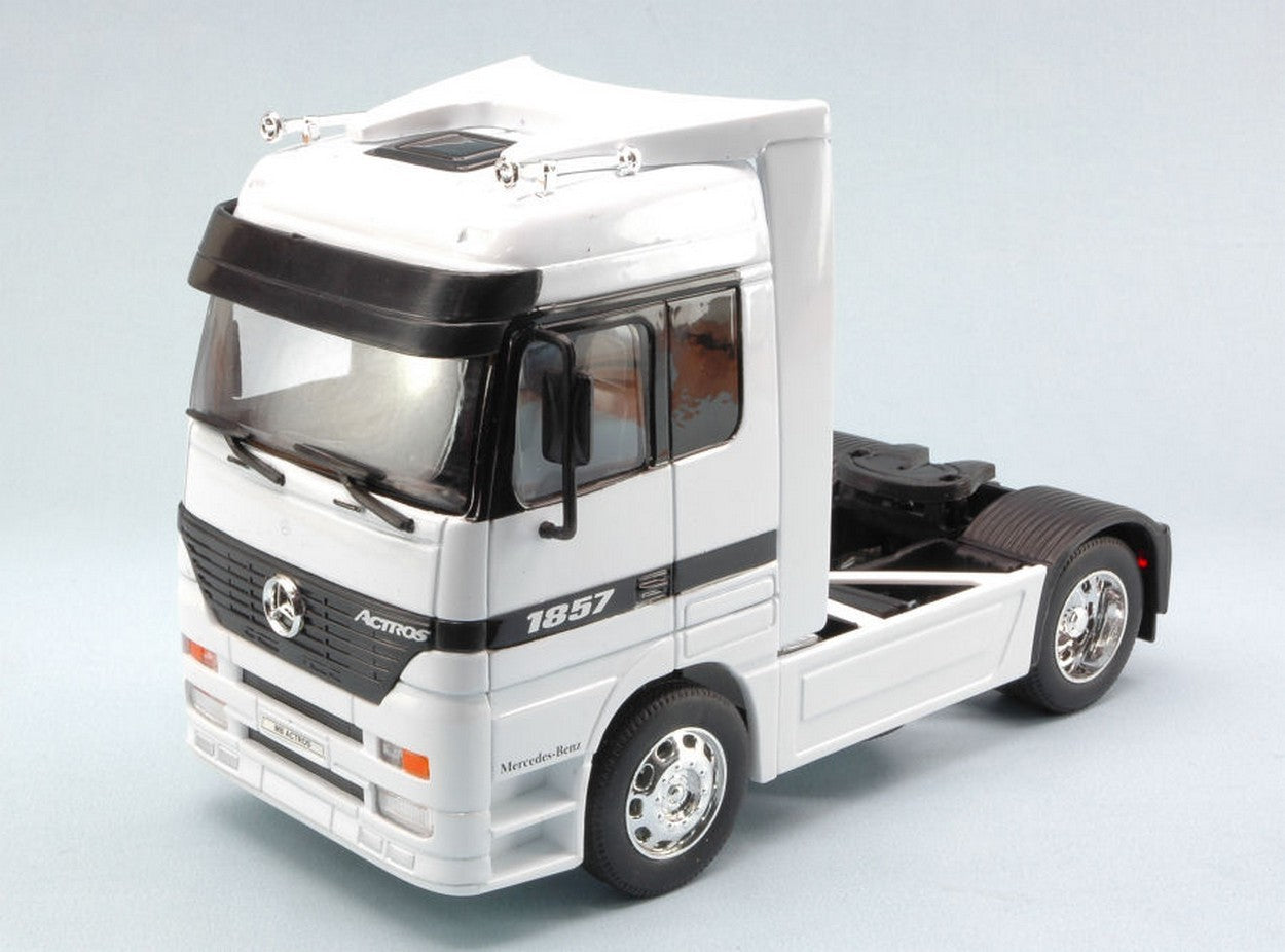 MODELLINO IN SCALA COMPATIBILE CON MERCEDES ACTROS WHITE 1:32 WELLY WE2280W