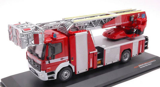 MODELLINO IN SCALA COMPATIBILE CON MERCEDES ATECODLK 23/12 METZ FEUERWEHR HALLE/SAALE DREHLEITERWAGEN 1:43 IXO MODEL TRF024