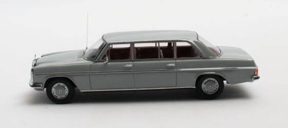 MODELLINO IN SCALA COMPATIBILE CON MERCEDES V114 1969 GREY 1:43 MATRIX SCALE MODELS MX41302-242