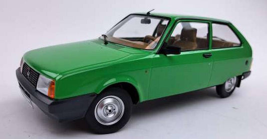 SCALE MODEL COMPATIBLE WITH OLTCIT CLUB 1990 GREEN 1:18 TRIPLE 9 T9-1800334