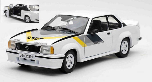 MODELLINO IN SCALA COMPATIBILE CON OPEL ASCONA 400 1982 WHITE/YELLOW/GREY/BLACK 1:18 SUNSTAR SS5399
