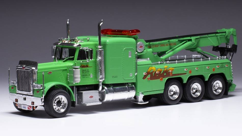 MODELLINO IN SCALA COMPATIBILE CON PETERBILT 359 WRECKER GREEN 1:43 IXO MODEL TTR031