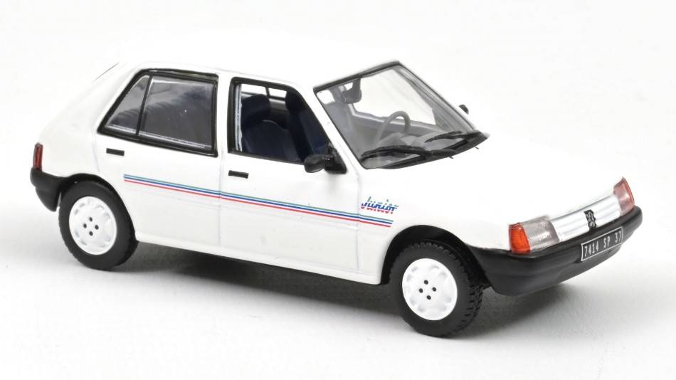 SCALE MODEL COMPATIBLE WITH PEUGEOT 205 5 P JUNIOR 1:43 REPROD. NOREV NV471725