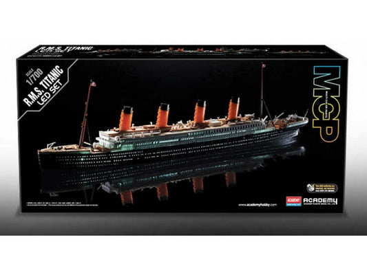 SCALE MODEL COMPATIBLE WITH RSM TITANIC + LED SET STATIC MODEL 1:700 ACADEMY ACD14220