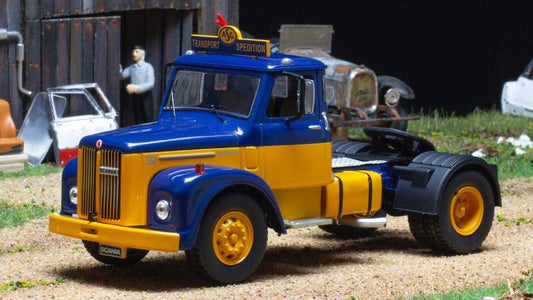 MODELLINO IN SCALA COMPATIBILE CON SCANIA 110 SUPER 1953 BLUE/YELLOW 1:43 IXO MODEL TR122