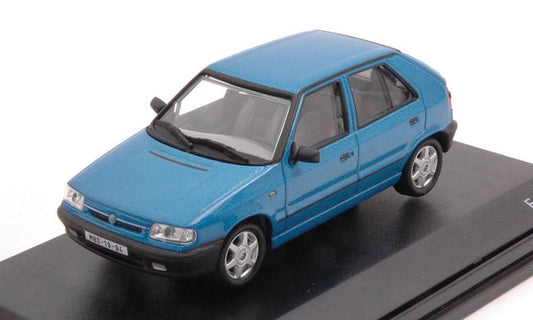 MODÈLE RÉDUIT COMPATIBLE AVEC SKODA FELICIA 1994 BLEU MÉTALLISÉ 1:43 ABREX ABS709KE