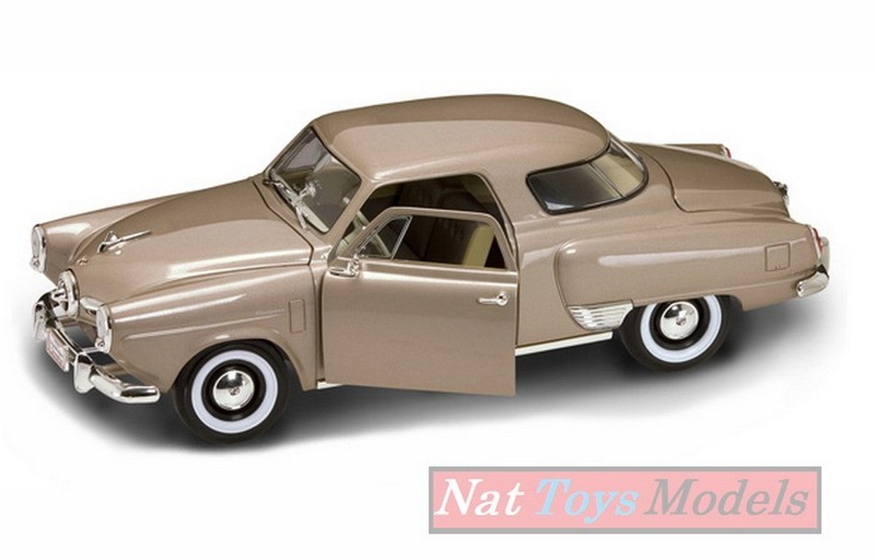 MODELLINO IN SCALA COMPATIBILE CON STUDEBAKER CHAMPION 1950 GOLD TERRESTRIAL 1:18 LUCKY YM92478GT