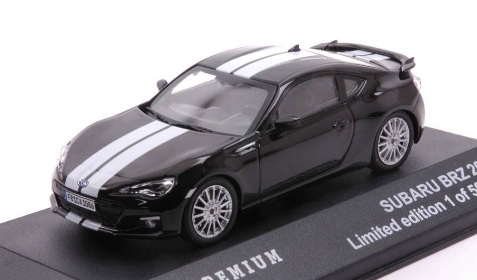 MODELE REDUIT COMPATIBLE AVEC SUBARU BRZ 2013 NOIR AVEC LIGNES BLANCHES 1:43 TRIPLE 9 T9P-10023