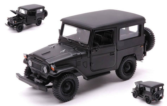 SCALE MODEL COMPATIBLE WITH TOYOTA FJ40 1974 HARD TOP MATT BLACK 1:24 MOTORMAX MTM79323MBK