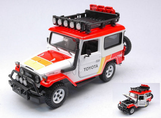 SCALE MODEL COMPATIBLE WITH TOYOTA FJ40 LAND CRISER 1974 HARD TOP W/ROOF RACK TOYOTA 1:24 MOTORMAX MTM79137TRD