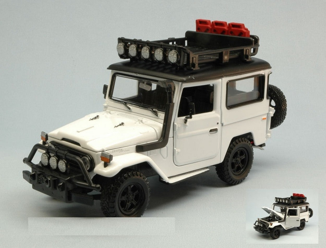 SCALE MODEL COMPATIBLE WITH TOYOTA FJ40 LAND CRISER 1974 WHITE 1:24 MOTORMAX MTM79137W