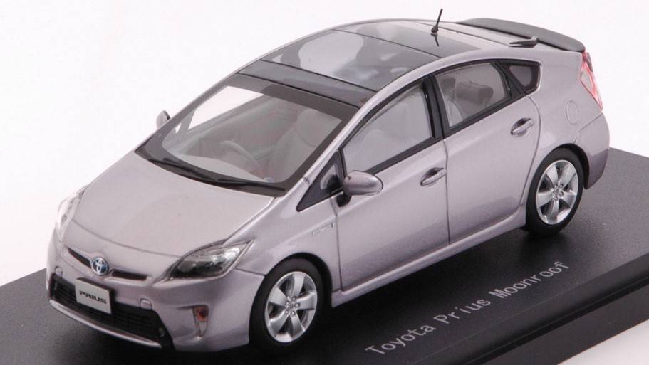 MODELLINO IN SCALA COMPATIBILE CON TOYOTA PRIUS MOONROOF LIGHT PURPLE MICA METALLIC 1:43 EBBRO EB45150
