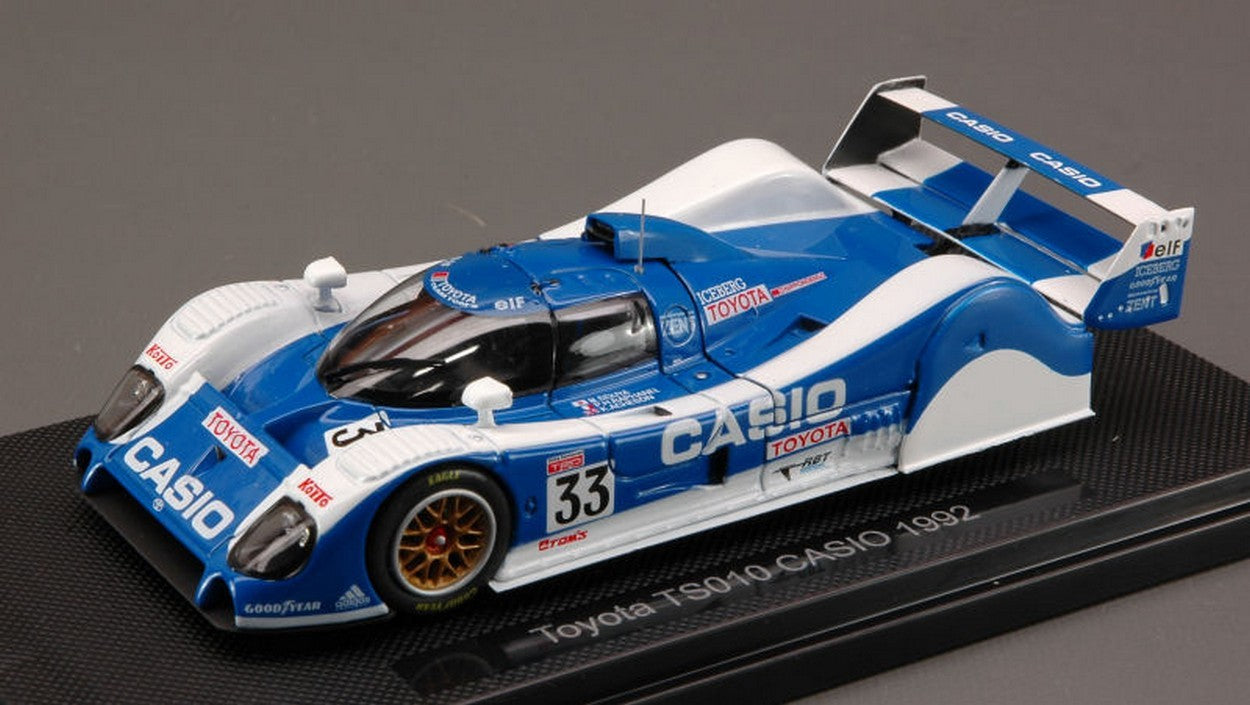 MODELE REDUIT COMPATIBLE AVEC TOYOTA TS010 N.33 2ème LM 1992 M.SEKIYA-P.RAPHANEL-K.ACHESON 1:43 EBBRO EB44588