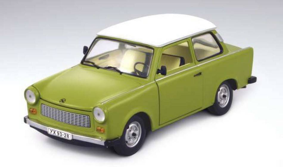 SCALE MODEL COMPATIBLE WITH TRABANT 601 GREEN W/WHITE ROOF 1:18 SUNSTAR SS4289
